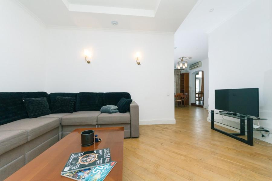 Apartment On Mala Zhytomyrska Street 17 Київ Екстер'єр фото