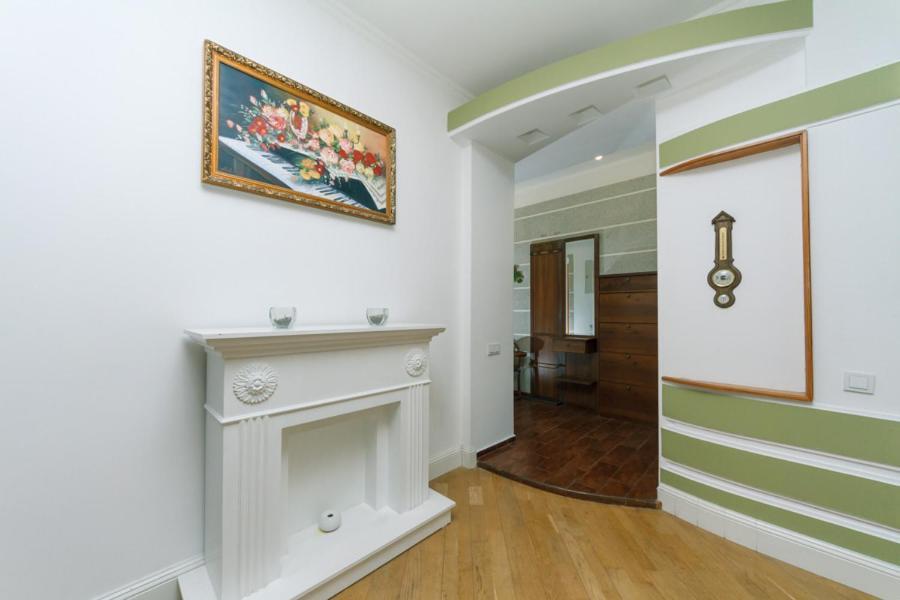 Apartment On Mala Zhytomyrska Street 17 Київ Екстер'єр фото